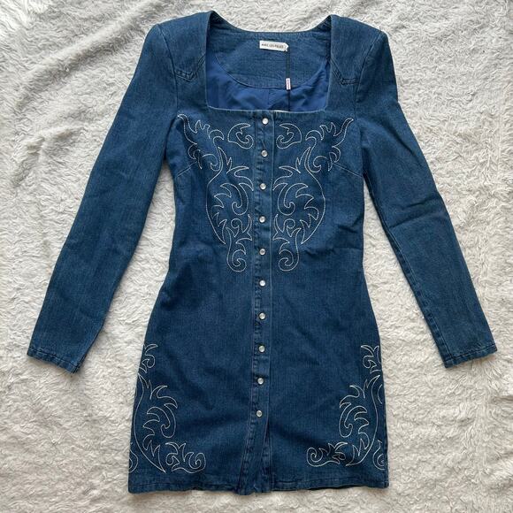 Avec Les Filles Denim Western Embroidered Snap Button Dress Size 4 - Picture 1 of 11